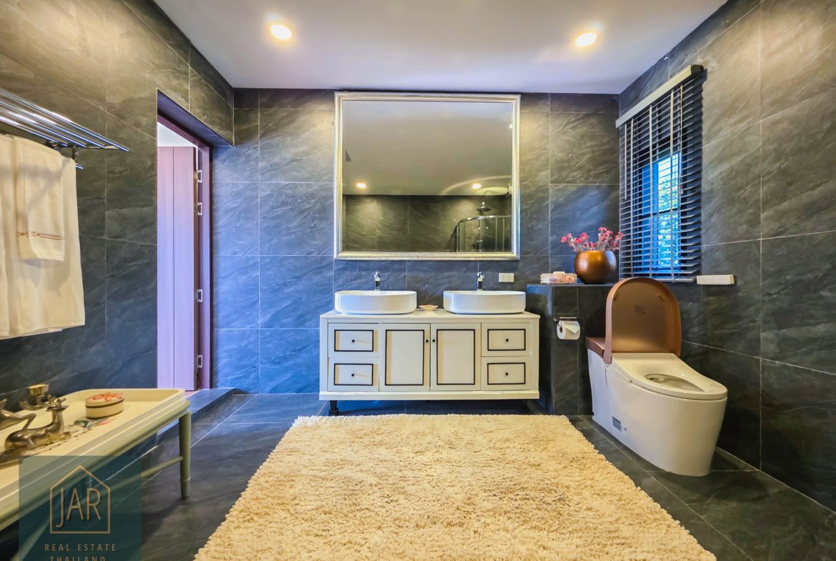Grand Luxury Pool Villa in Hua Hin Soi 70 | Massive 4-Rai : 4 BR I 5 BA