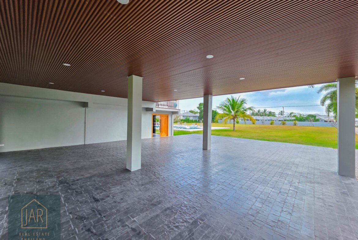 Grand Luxury Pool Villa in Hua Hin Soi 70 | Massive 4-Rai : 4 BR I 5 BA