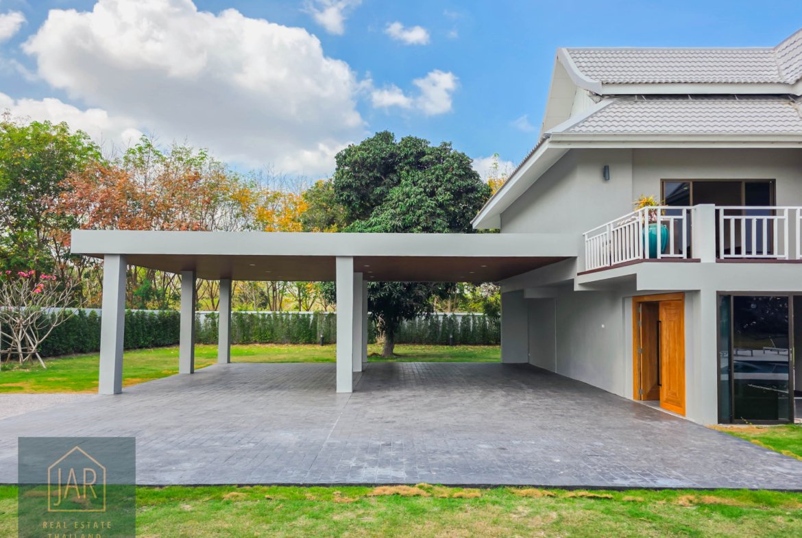 Grand Luxury Pool Villa in Hua Hin Soi 70 | Massive 4-Rai : 4 BR I 5 BA