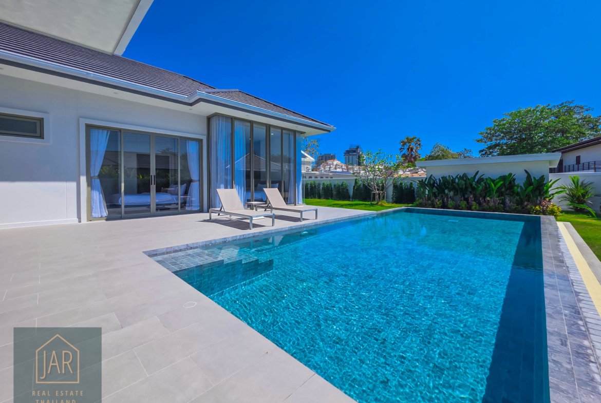 Modern Luxury Villa with Private Pool – Heart of Hua Hin
