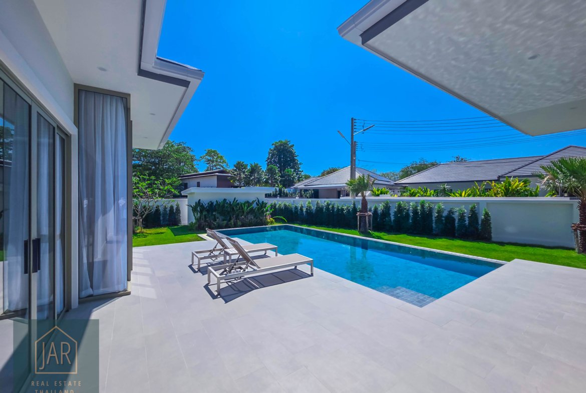 Modern Luxury Villa with Private Pool – Heart of Hua Hin