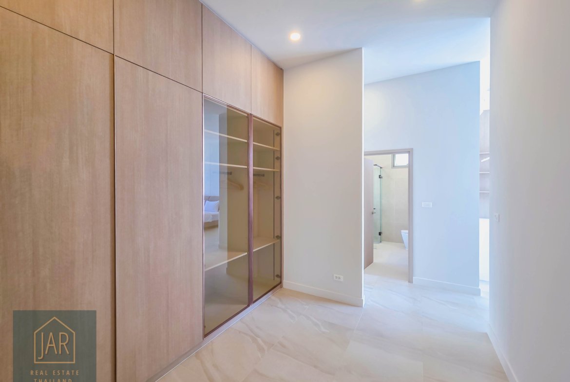 Modern Luxury Villa with Private Pool – Heart of Hua Hin