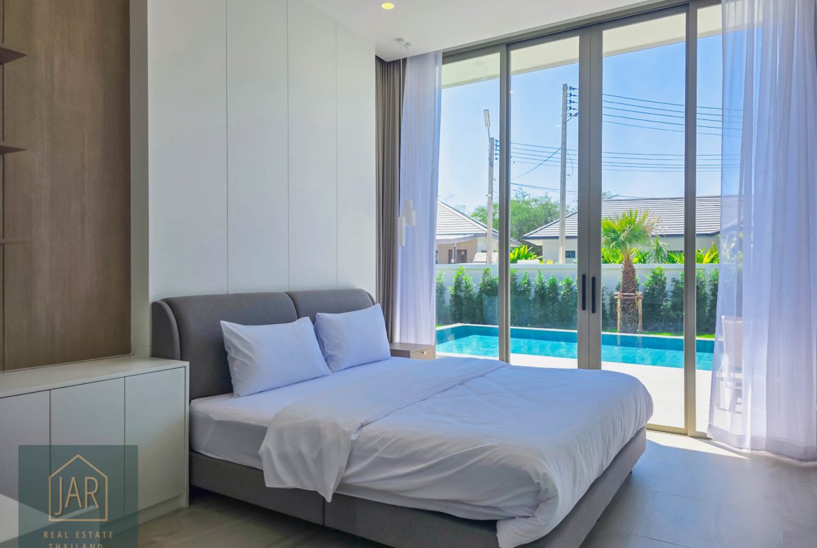 Modern Luxury Villa with Private Pool – Heart of Hua Hin