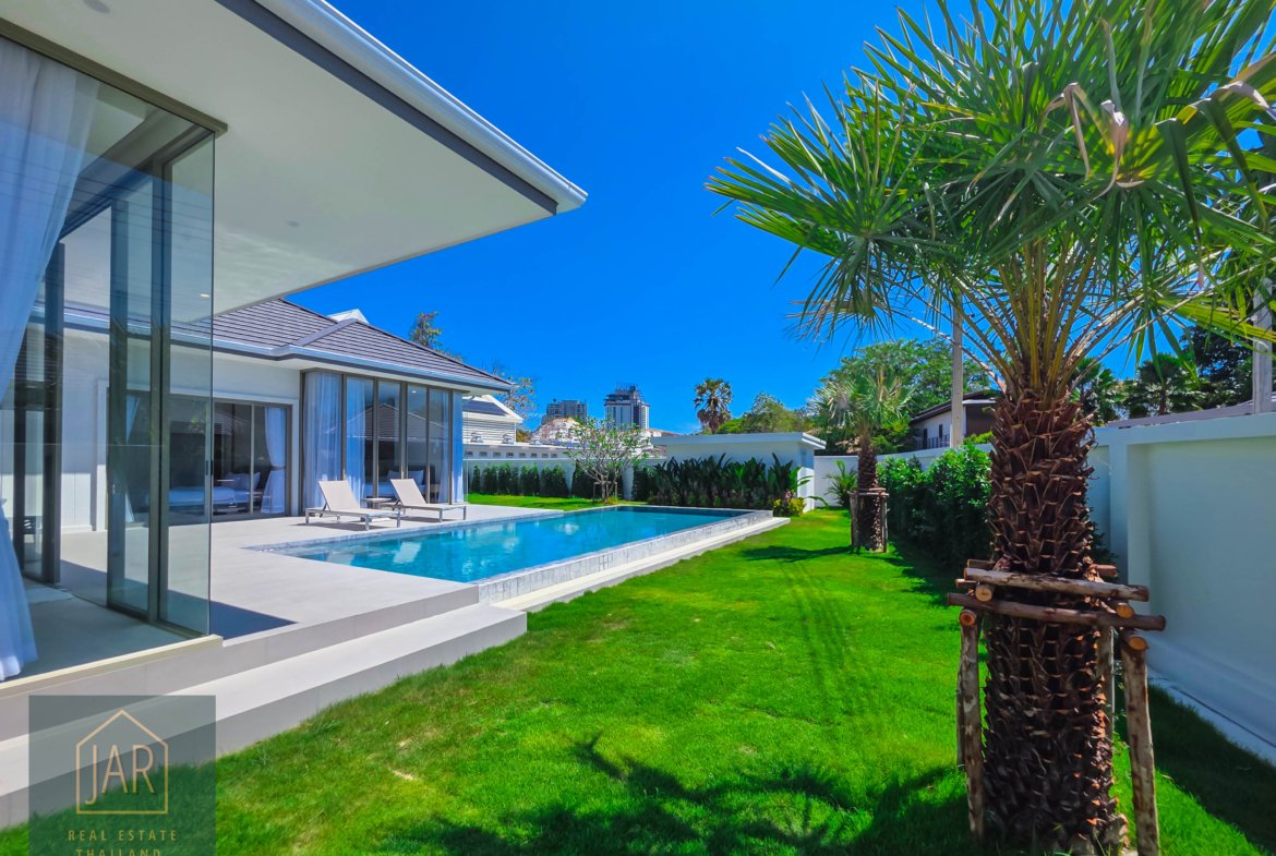 Modern Luxury Villa with Private Pool – Heart of Hua Hin