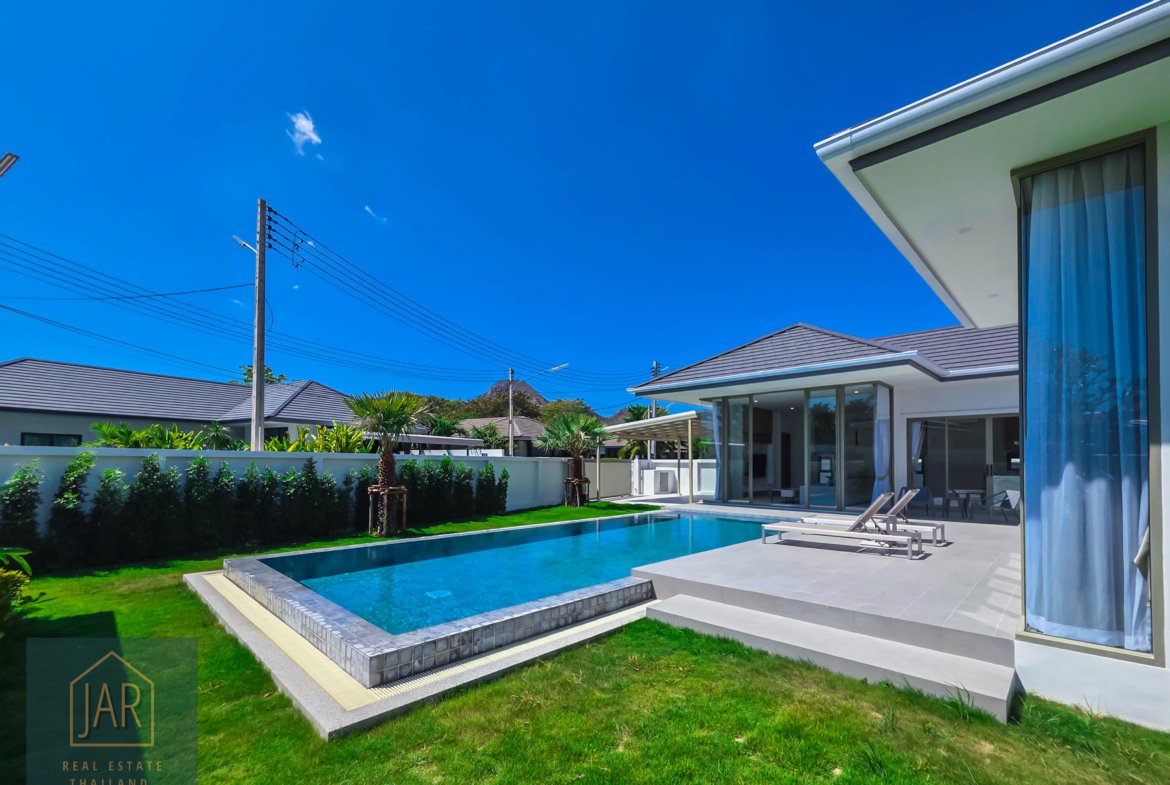 Modern Luxury Villa with Private Pool – Heart of Hua Hin