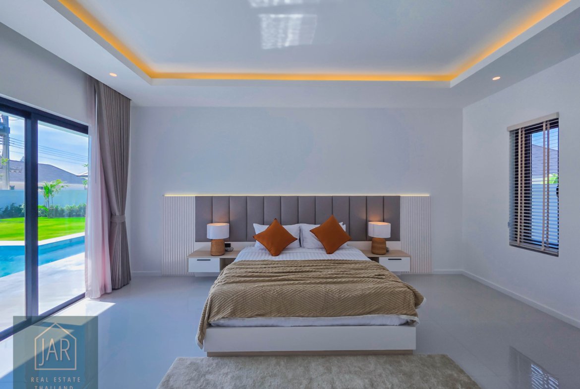 HUA-HIN UNMATCHED LUXURY: A STUNNING SANCTUARY Close to Black Mountain Golf Course