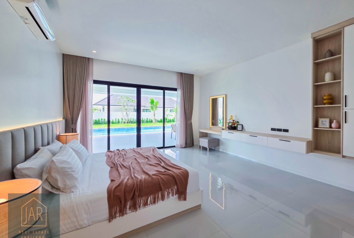 HUA-HIN UNMATCHED LUXURY: A STUNNING SANCTUARY Close to Black Mountain Golf Course