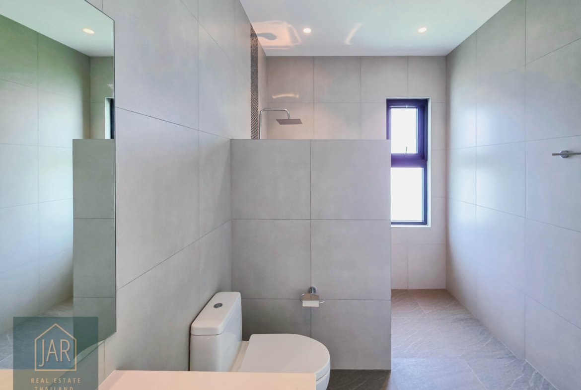 HUA-HIN UNMATCHED LUXURY: A STUNNING SANCTUARY Close to Black Mountain Golf Course
