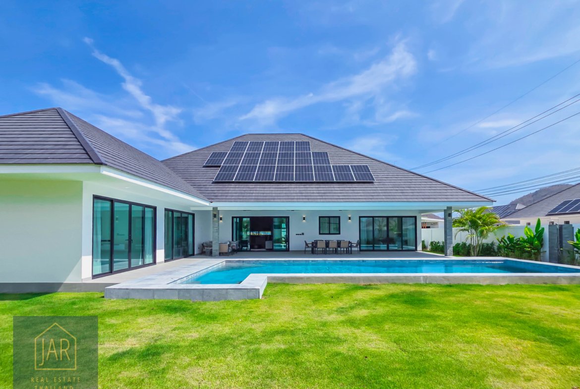 HUA-HIN UNMATCHED LUXURY: A STUNNING SANCTUARY Close to Black Mountain Golf Course