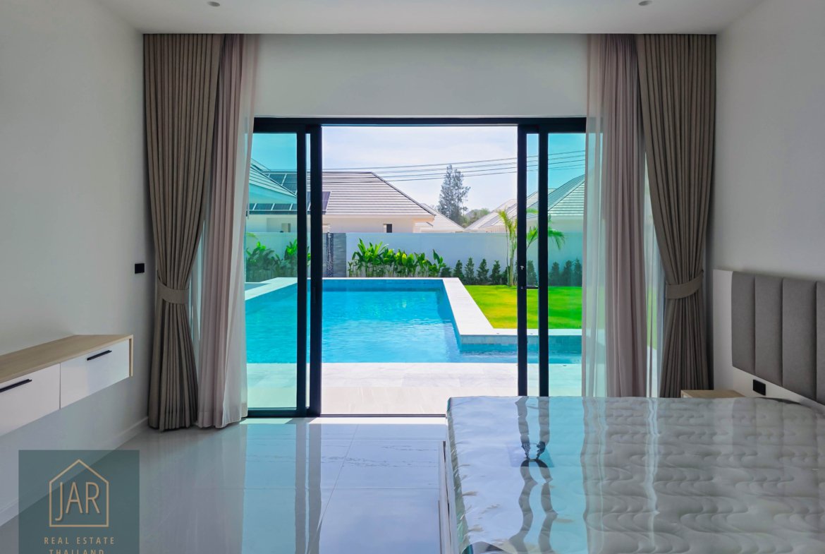 HUA-HIN UNMATCHED LUXURY: A STUNNING SANCTUARY Close to Black Mountain Golf Course