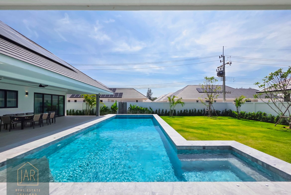 HUA-HIN UNMATCHED LUXURY: A STUNNING SANCTUARY Close to Black Mountain Golf Course