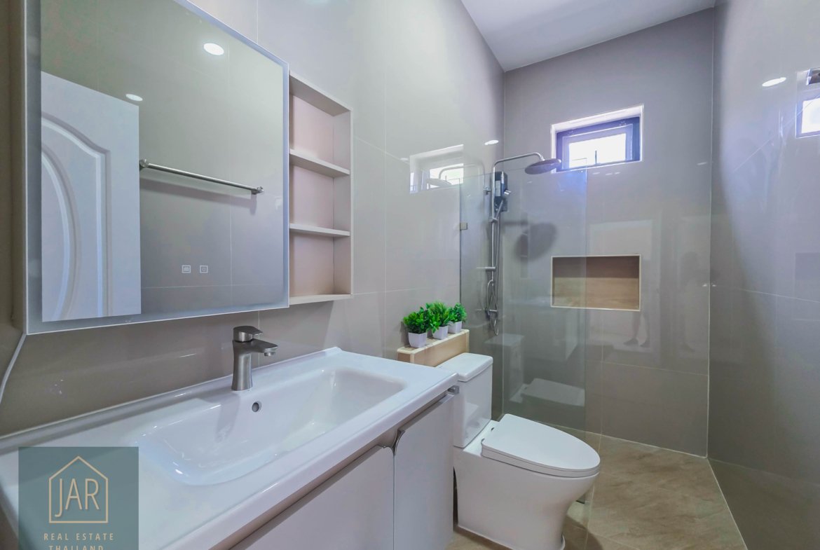 Move-In Ready Luxury: Hua Hin Pool Villa Soi 102