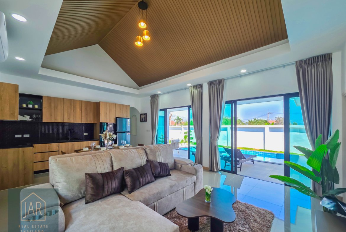 Move-In Ready Luxury: Hua Hin Pool Villa Soi 102