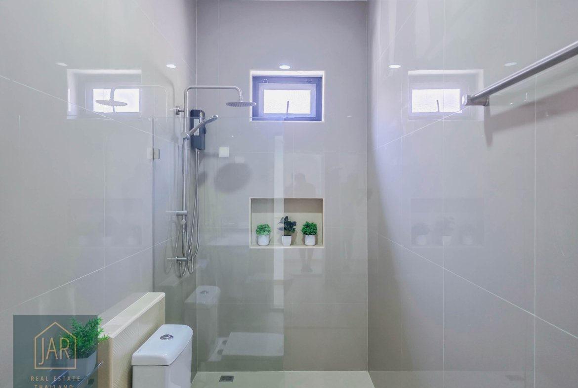 Move-In Ready Luxury: Hua Hin Pool Villa Soi 102