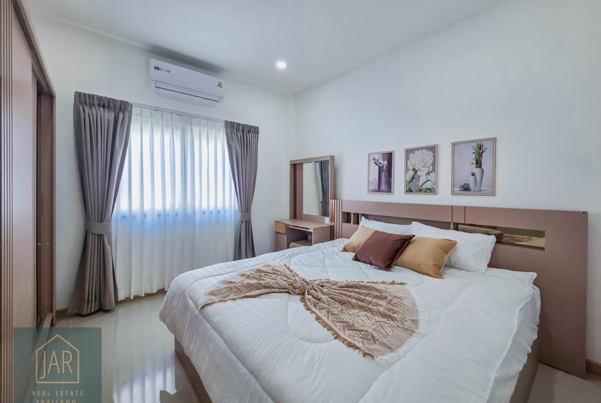Move-In Ready Luxury: Hua Hin Pool Villa Soi 102