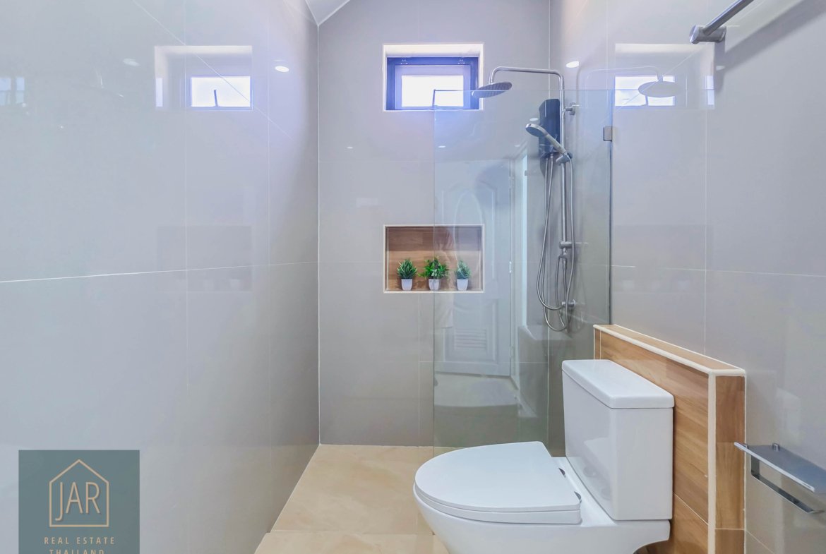 Move-In Ready Luxury: Hua Hin Pool Villa Soi 102