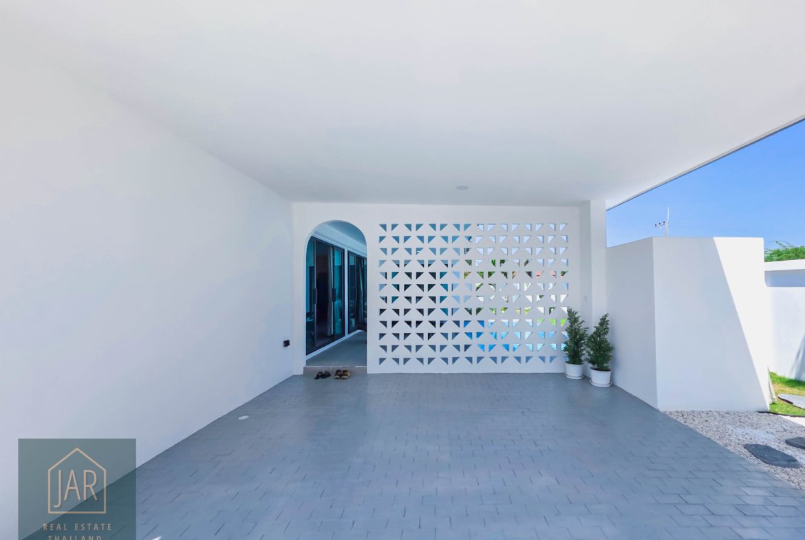 Move-In Ready Luxury: Hua Hin Pool Villa Soi 102