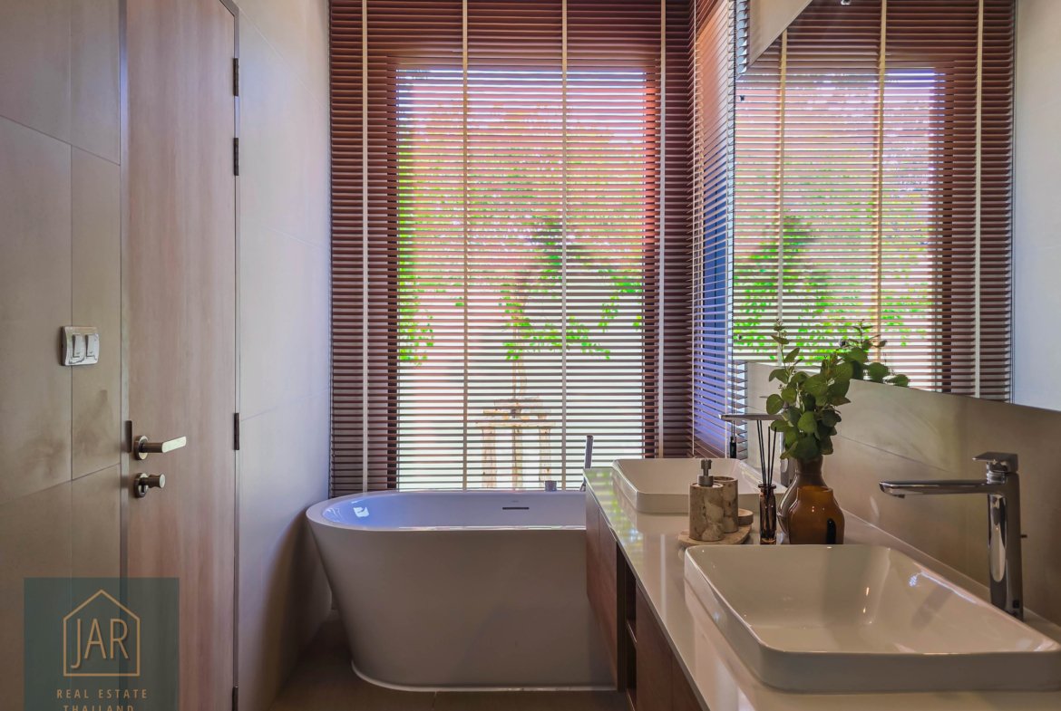 HUA-HIN THE ULTIMATE MODERN TROPICAL RETREATAN EXCLUSIVE OF 8 PRIVATE POOL VILLAS I 3BR I 4BA