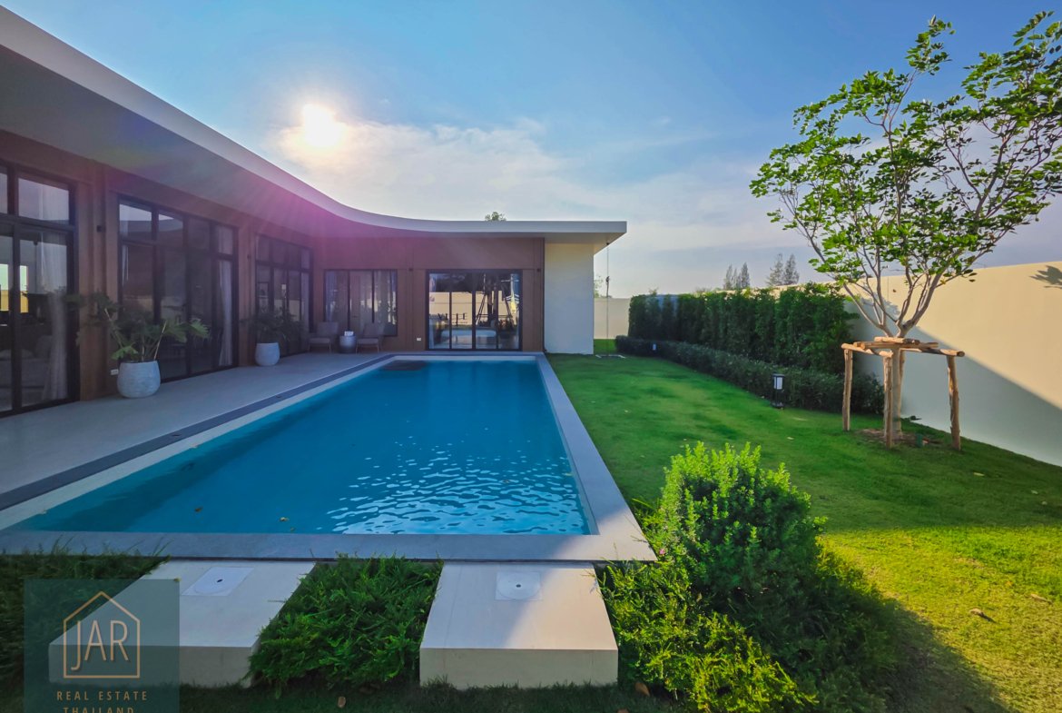 HUA-HIN THE ULTIMATE MODERN TROPICAL RETREATAN EXCLUSIVE OF 8 PRIVATE POOL VILLAS I 3BR I 4BA