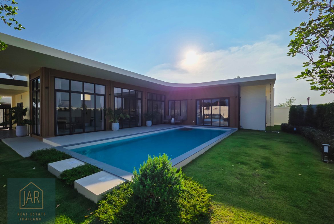 HUA-HIN THE ULTIMATE MODERN TROPICAL RETREATAN EXCLUSIVE OF 8 PRIVATE POOL VILLAS I 3BR I 4BA