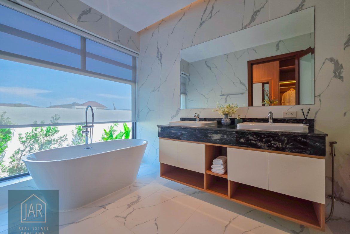 Hua Hin Modern Balinese Luxury | 300m. to Black Mountain Golf Course
