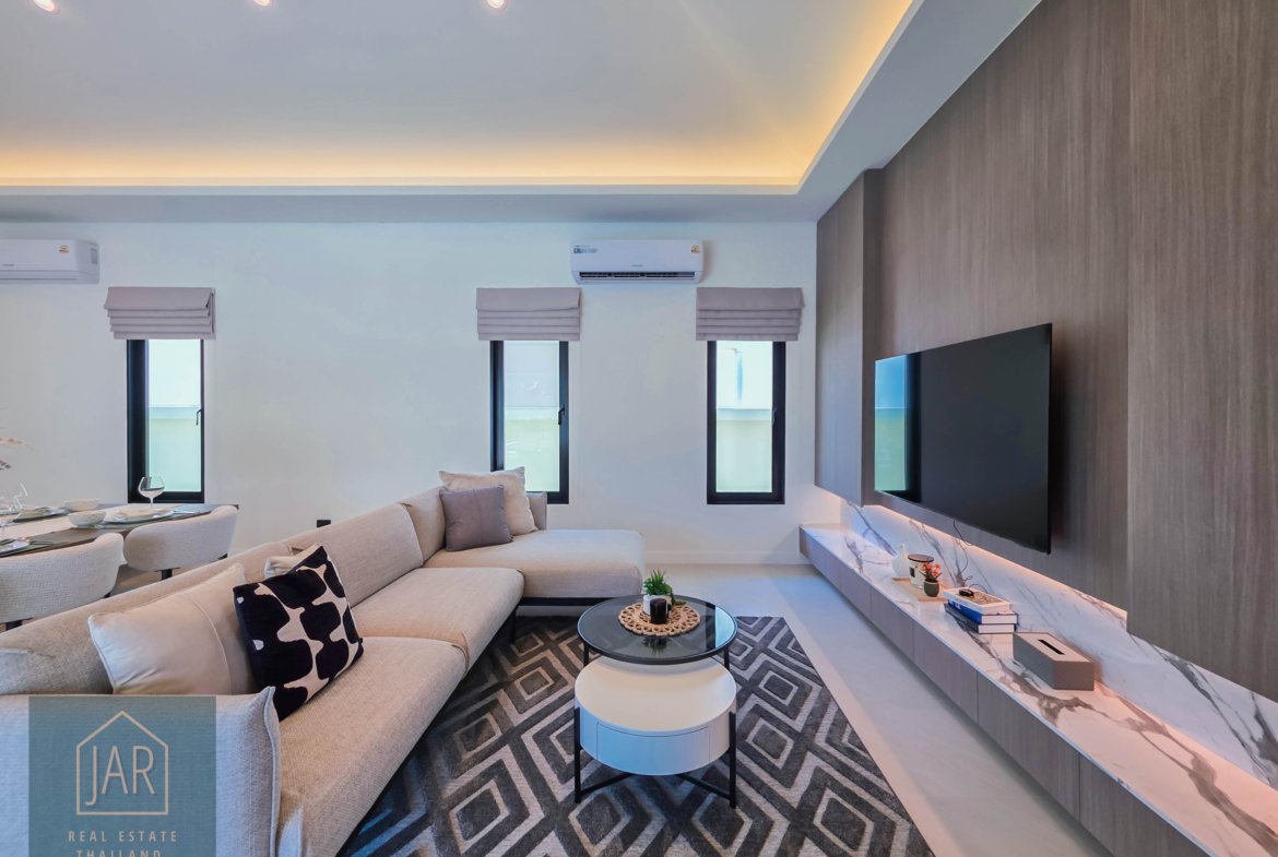 Exquisite Pool Villa in Prime Location at Hua Hin Soi 112 : 3BR I 3BA
