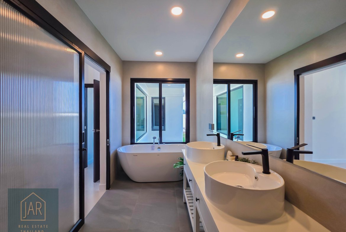 Exquisite Pool Villa in Prime Location at Hua Hin Soi 112 : 3BR I 3BA