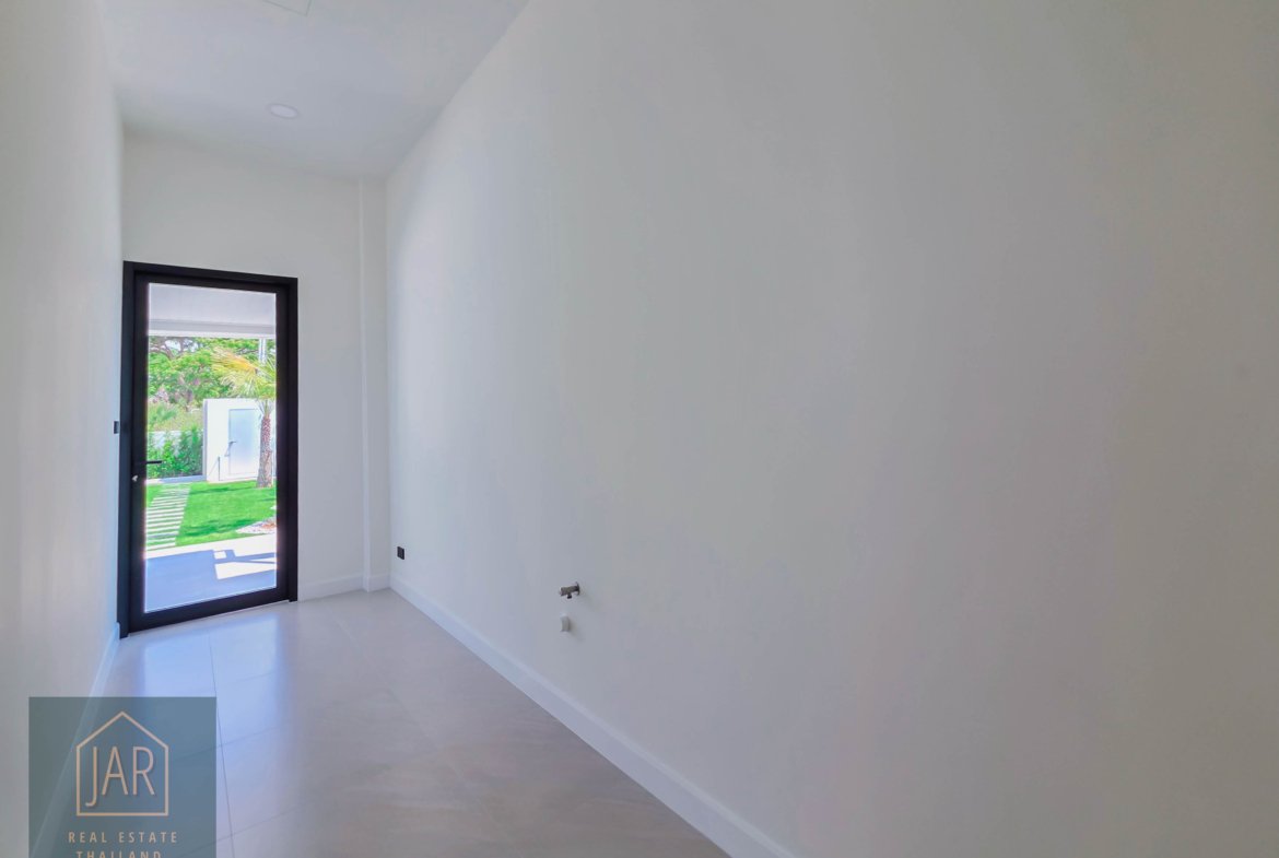 Exquisite Pool Villa in Prime Location at Hua Hin Soi 112 : 3BR I 3BA