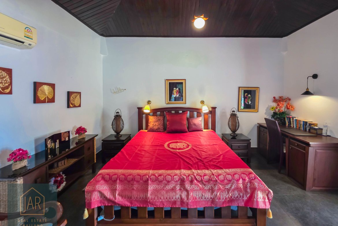 Bali-Thai Luxury Villa in heart Hua Hin with 2 Rai of land