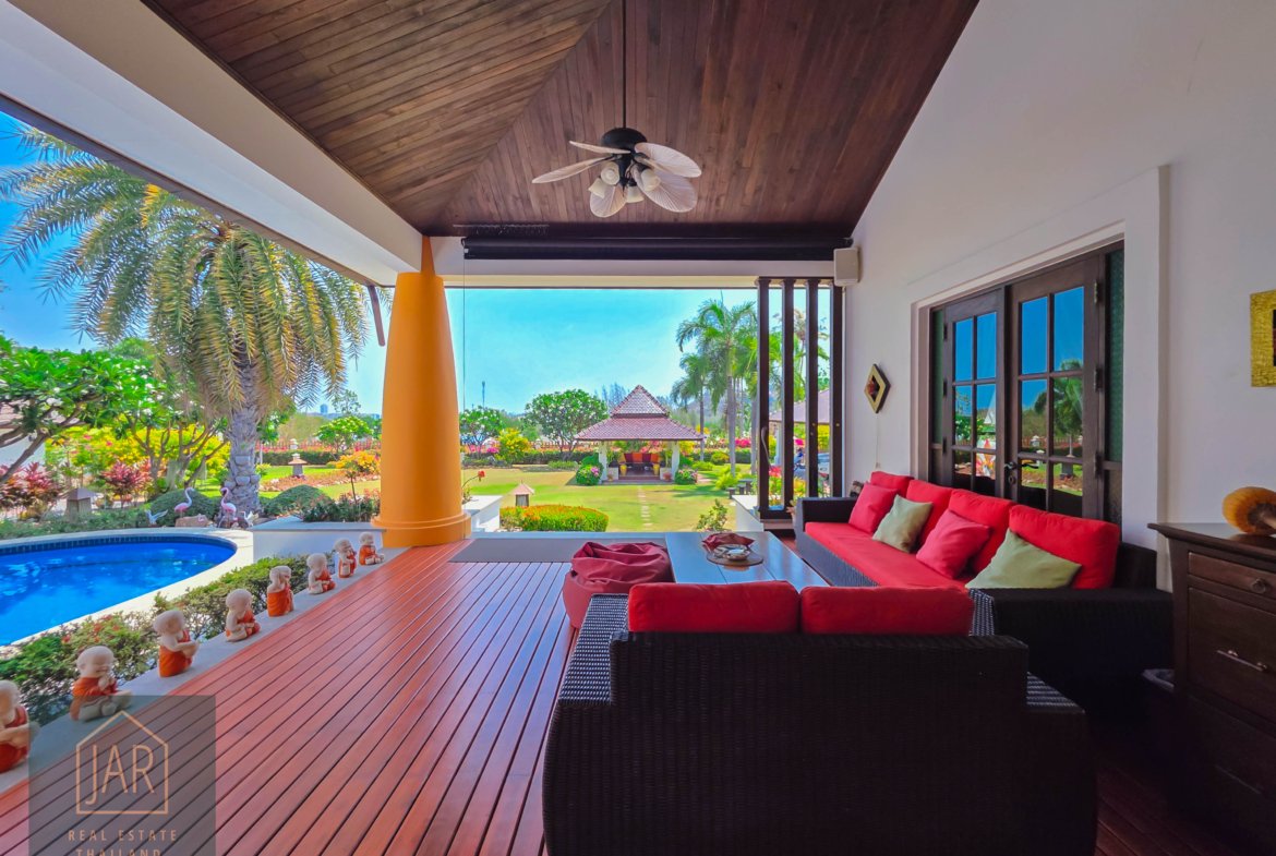 Bali-Thai Luxury Villa in heart Hua Hin with 2 Rai of land