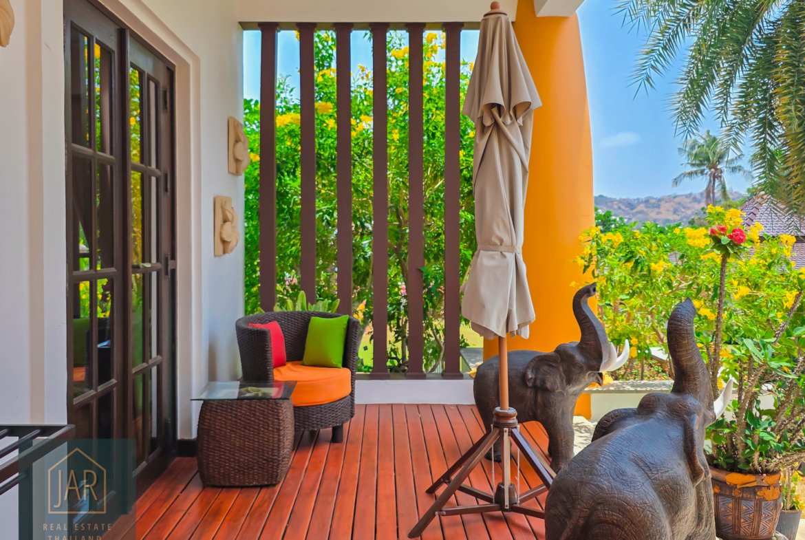Bali-Thai Luxury Villa in heart Hua Hin with 2 Rai of land