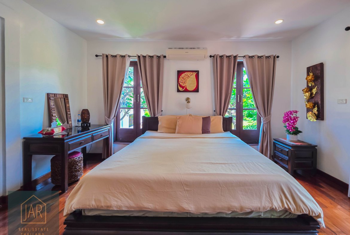 Bali-Thai Luxury Villa in heart Hua Hin with 2 Rai of land