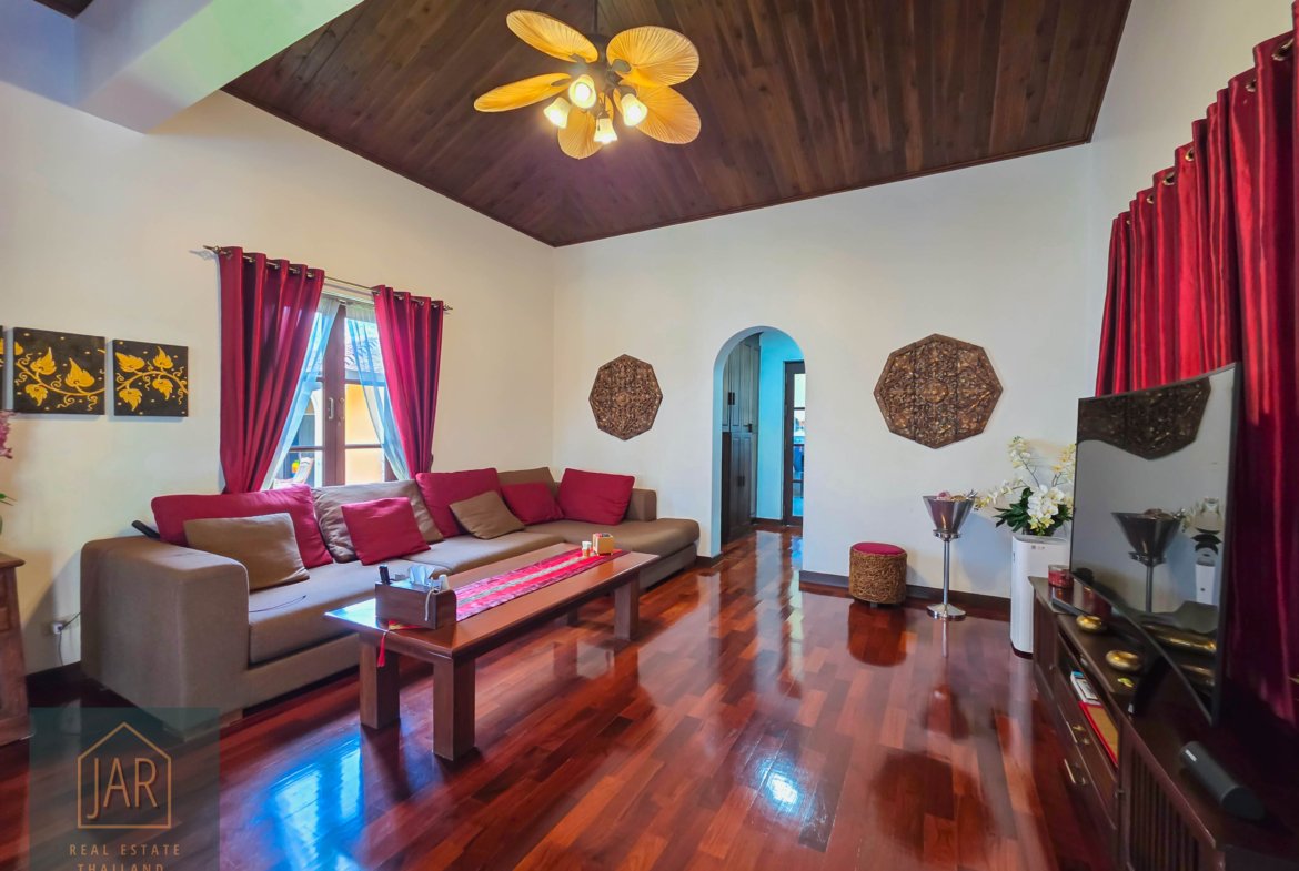 Bali-Thai Luxury Villa in heart Hua Hin with 2 Rai of land