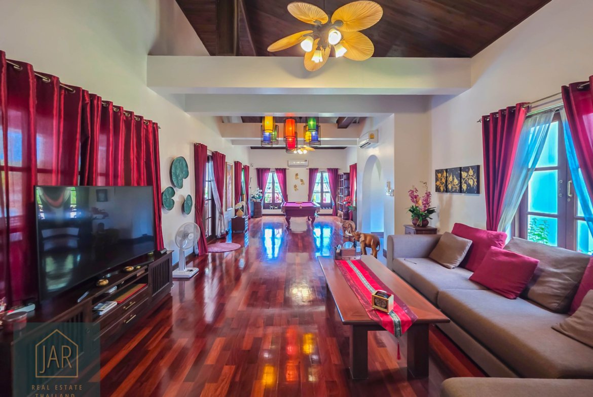 Bali-Thai Luxury Villa in heart Hua Hin with 2 Rai of land