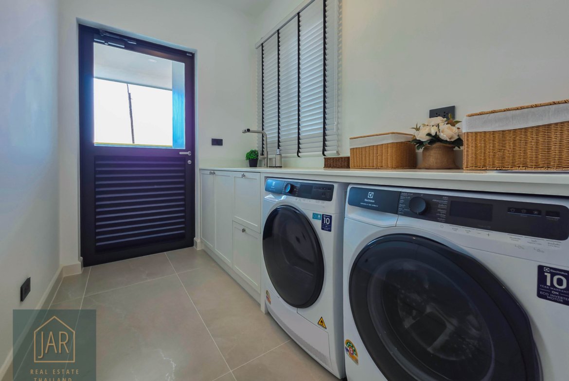 Experience Luxury Modern Pool Villa @ Hua Hin – Thap Tai 3 BR| 3 BA