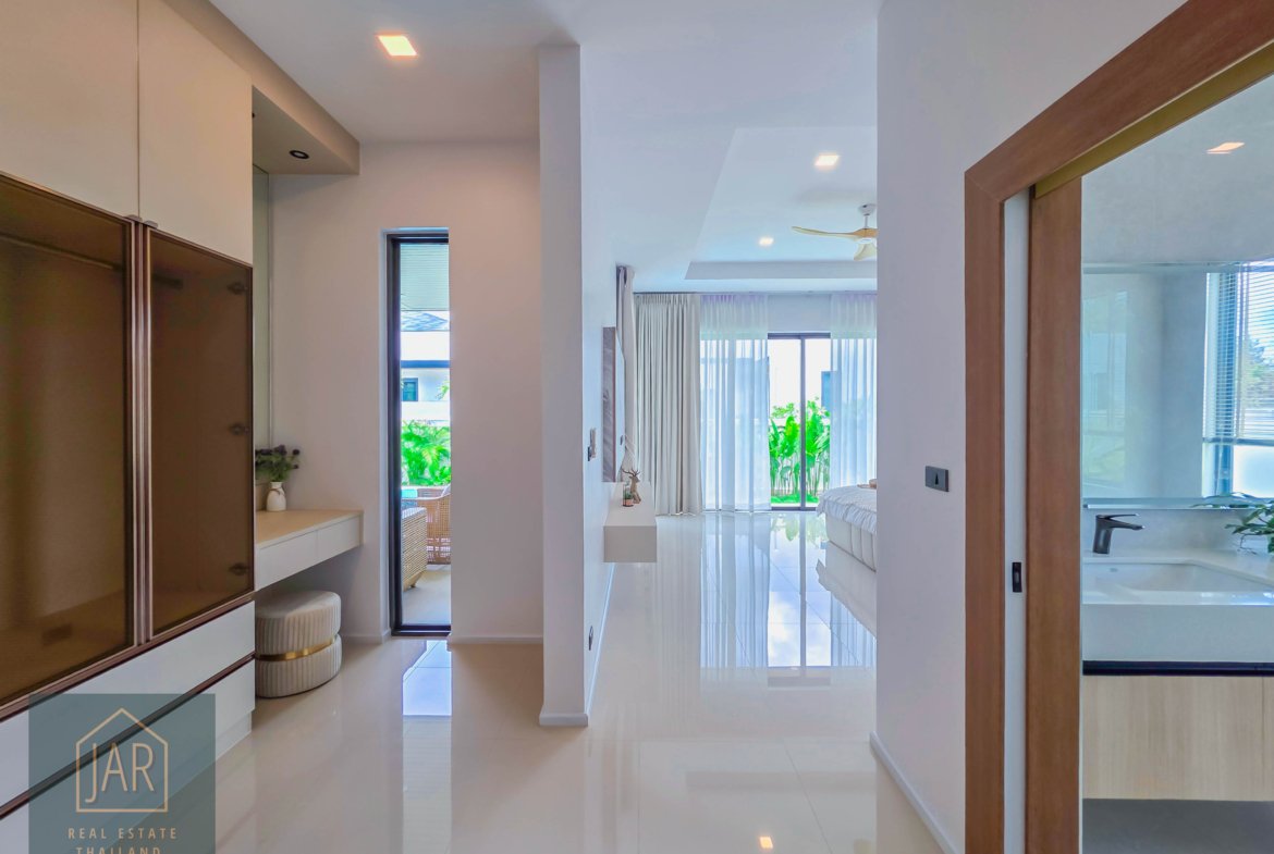 EXCLUSIVE LIVING near Hua-Hin Black Mountain Golf Course: Your Villa, Your Design 3 BR | 4 BA