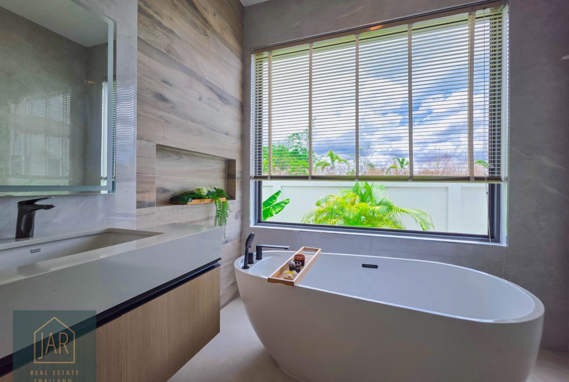 EXCLUSIVE LIVING near Hua-Hin Black Mountain Golf Course: Your Villa, Your Design 3 BR | 4 BA