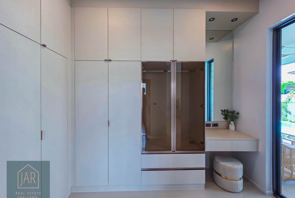 EXCLUSIVE LIVING near Hua-Hin Black Mountain Golf Course: Your Villa, Your Design 3 BR | 4 BA