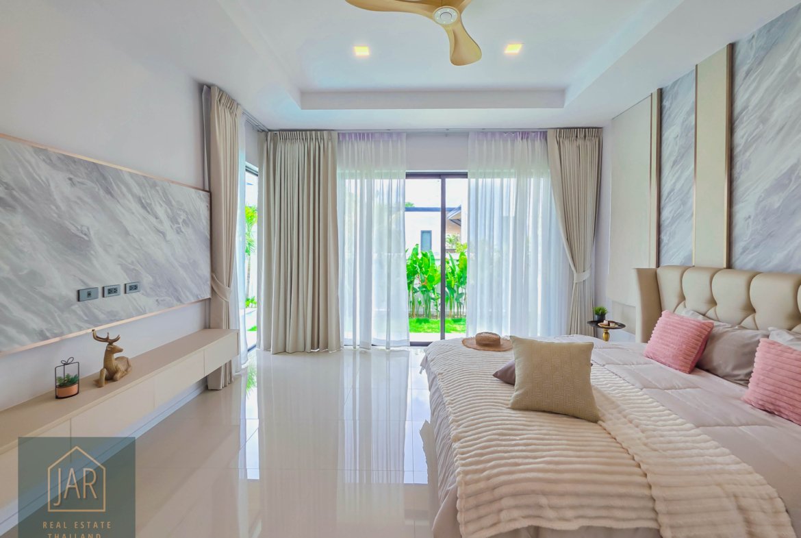 EXCLUSIVE LIVING near Hua-Hin Black Mountain Golf Course: Your Villa, Your Design 3 BR | 4 BA