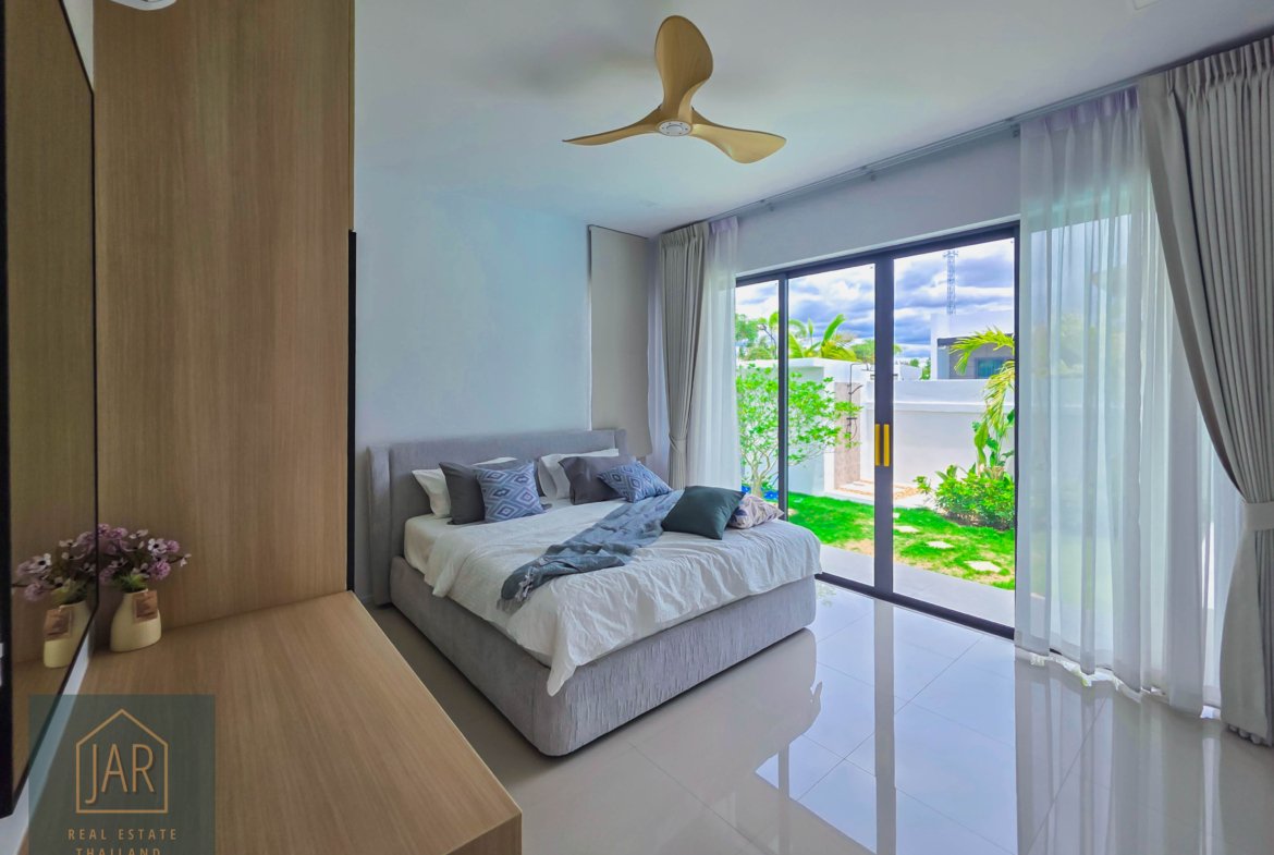 EXCLUSIVE LIVING near Hua-Hin Black Mountain Golf Course: Your Villa, Your Design 3 BR | 4 BA