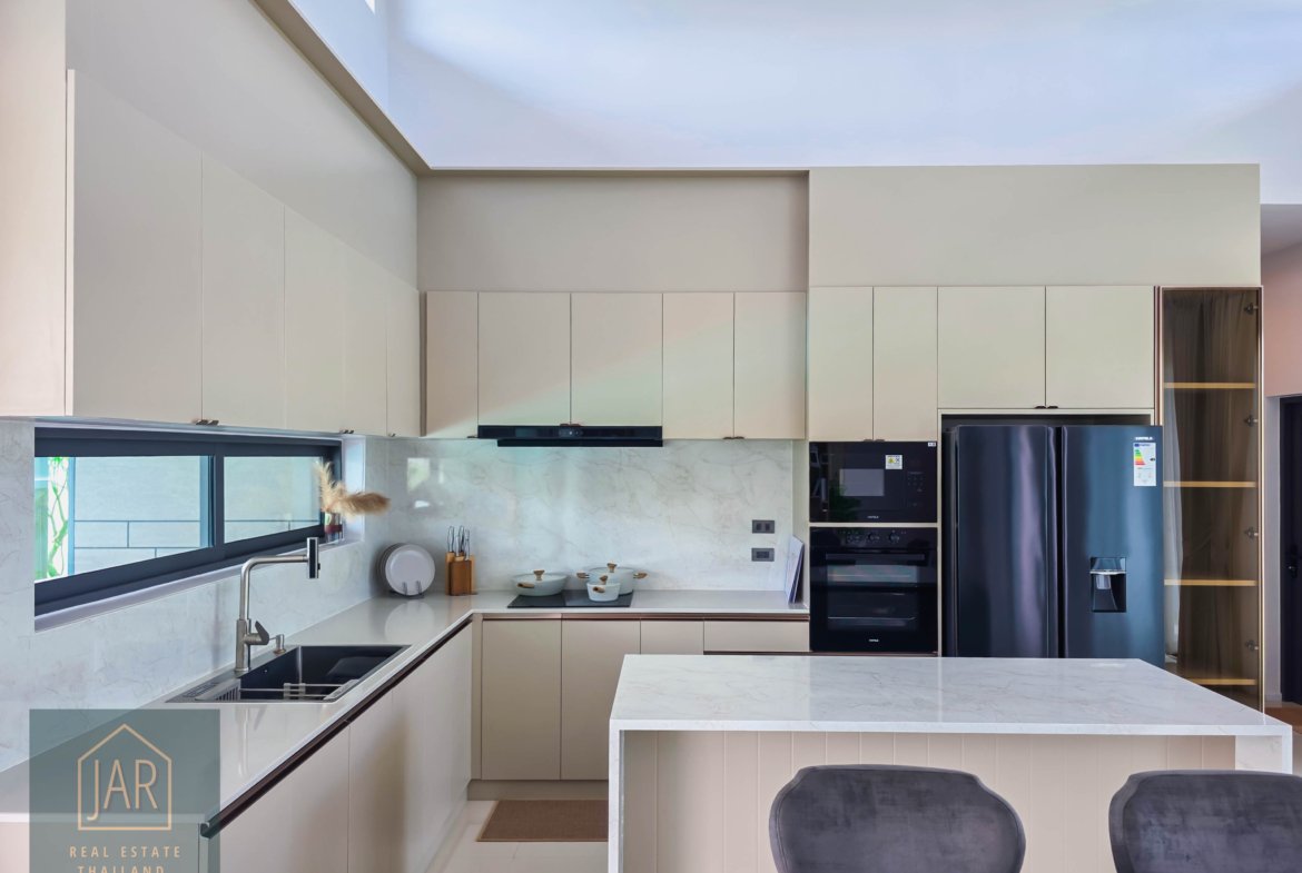 EXCLUSIVE LIVING near Hua-Hin Black Mountain Golf Course: Your Villa, Your Design 3 BR | 4 BA