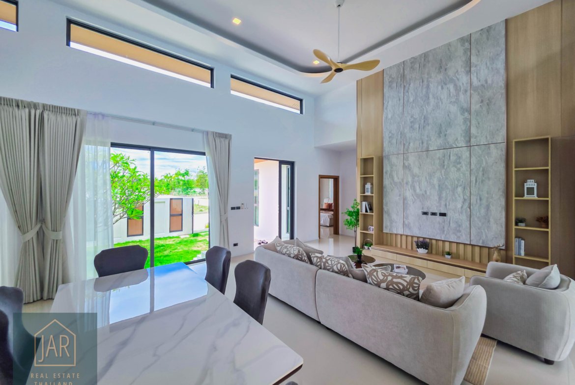 EXCLUSIVE LIVING near Hua-Hin Black Mountain Golf Course: Your Villa, Your Design 3 BR | 4 BA