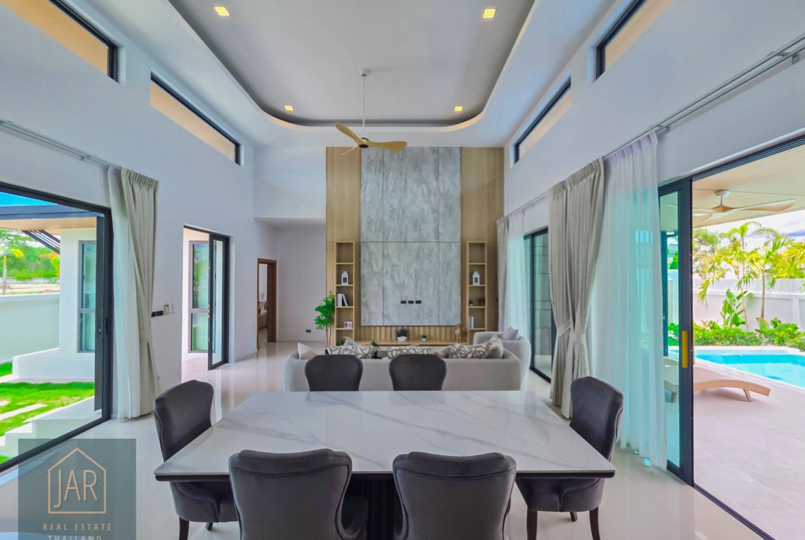 EXCLUSIVE LIVING near Hua-Hin Black Mountain Golf Course: Your Villa, Your Design 3 BR | 4 BA