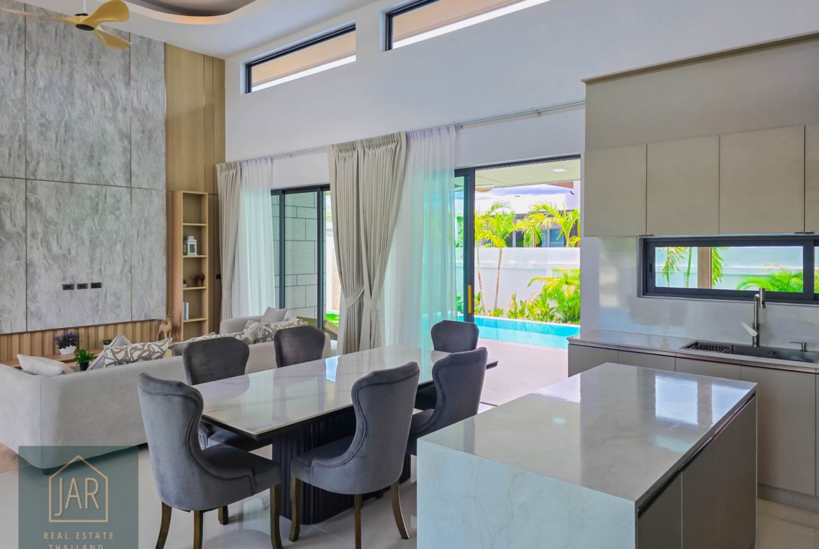 EXCLUSIVE LIVING near Hua-Hin Black Mountain Golf Course: Your Villa, Your Design 3 BR | 4 BA