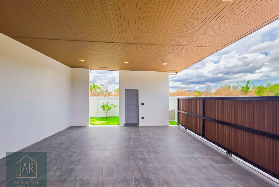 EXCLUSIVE LIVING near Hua-Hin Black Mountain Golf Course: Your Villa, Your Design 3 BR | 4 BA