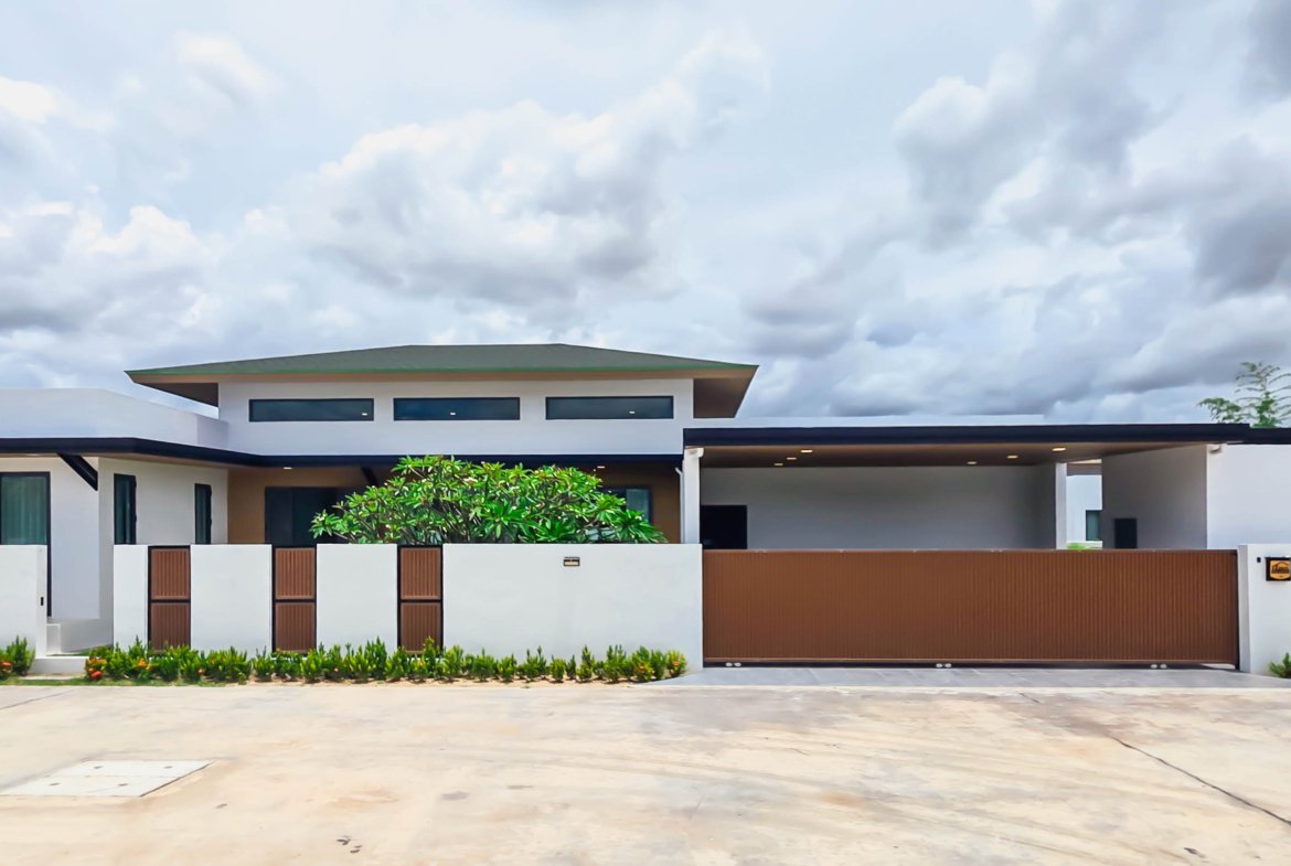 EXCLUSIVE LIVING near Hua-Hin Black Mountain Golf Course: Your Villa, Your Design 3 BR | 4 BA