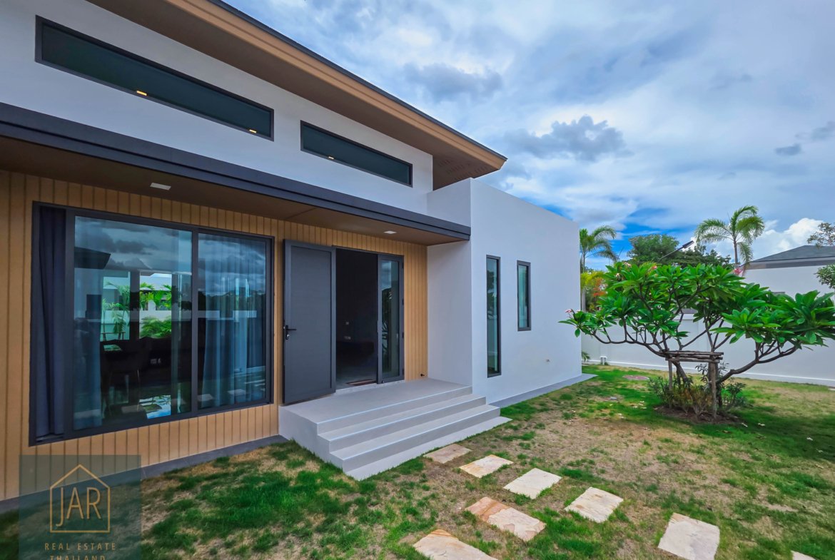 Hua Hin Modern Pool Villa near Black Mountain Golf Course – Your Own Paradisem