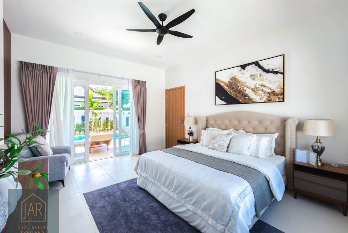 Sanctuary of Luxury: Modern Tropical Villa with Stunning Mountain Views 5km from HuaHin Center