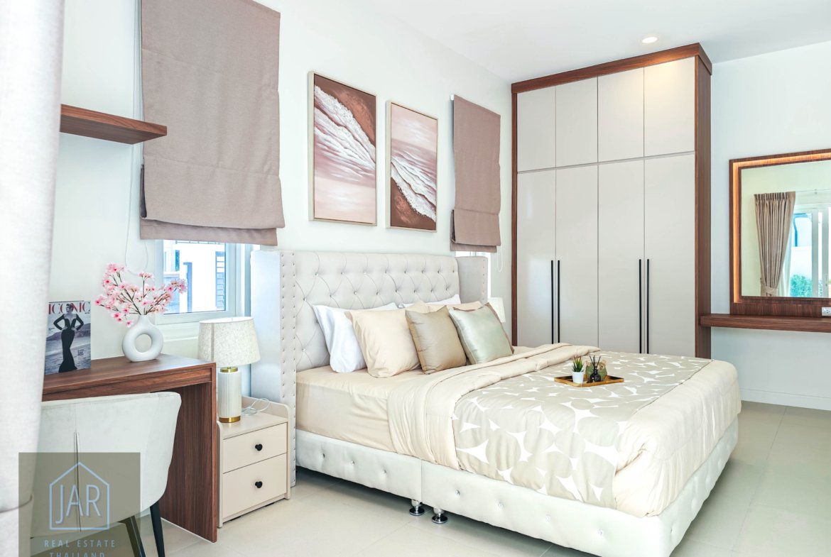 Sanctuary of Luxury: Modern Tropical Villa with Stunning Mountain Views 5km from HuaHin Center