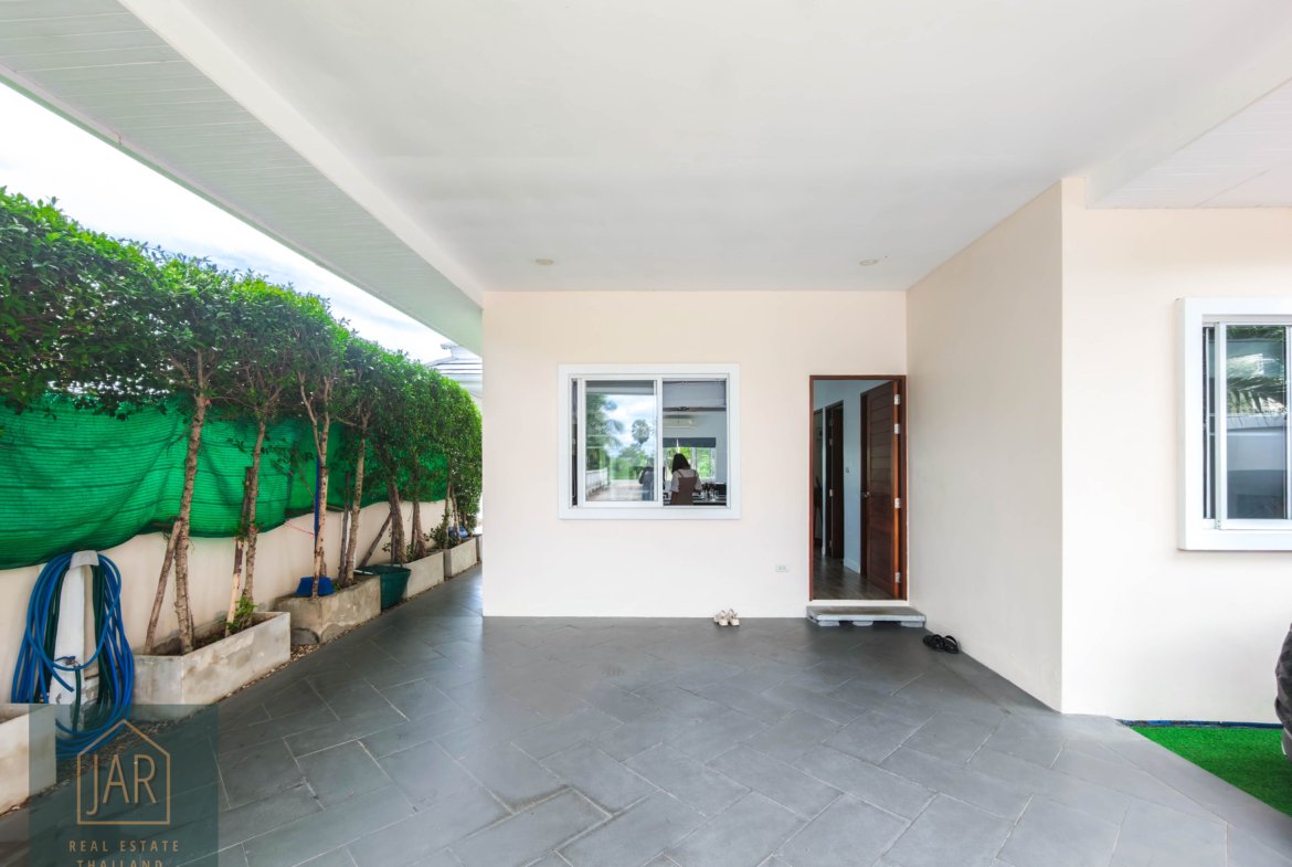 Pranburi Tropical pool villa surrounded with by nature and mountain view 2BR : 2 BA